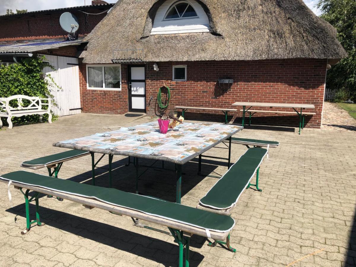 Grosszuegiges Reetdachhaus An Der Nordsee Langenhorn Buitenkant foto